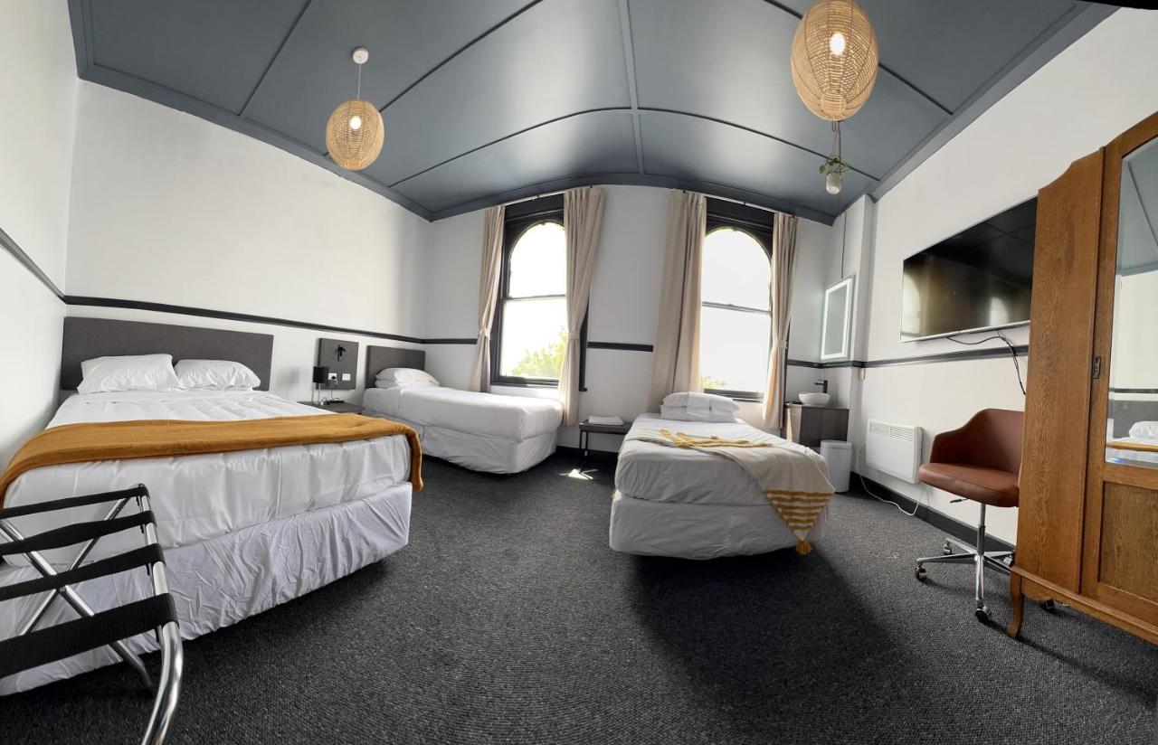 Railway Hotel Winton Экстерьер фото